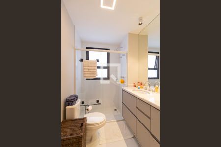 Apartamento à venda com 111m², 3 quartos e 4 vagasBanheiro da suíte 2