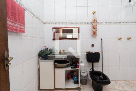 Casa à venda com 500m², 2 quartos e 1 vaga Casa à venda com 500m², 2 quartos e 1 vagaBanheiro