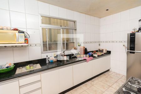 Casa à venda com 500m², 2 quartos e 1 vaga Casa à venda com 500m², 2 quartos e 1 vagaCozinha