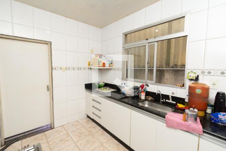 Casa à venda com 500m², 2 quartos e 1 vaga Casa à venda com 500m², 2 quartos e 1 vagaCozinha