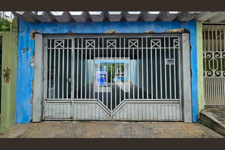 Casa à venda com 250m², 4 quartos e 4 vagasFachada