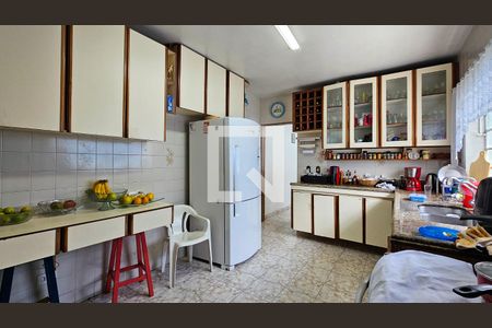 Casa à venda com 250m², 4 quartos e 4 vagasCozinha
