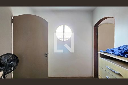 Casa à venda com 250m², 4 quartos e 4 vagasCloset