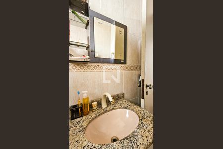 Casa à venda com 250m², 4 quartos e 4 vagasBanheiro 2 