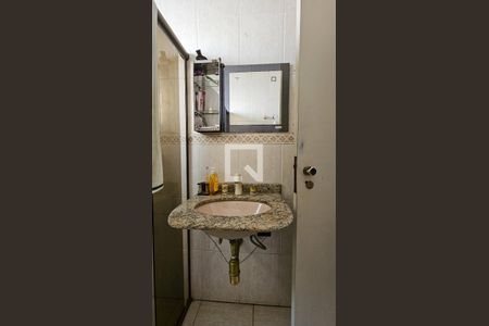 Casa à venda com 250m², 4 quartos e 4 vagasBanheiro 2