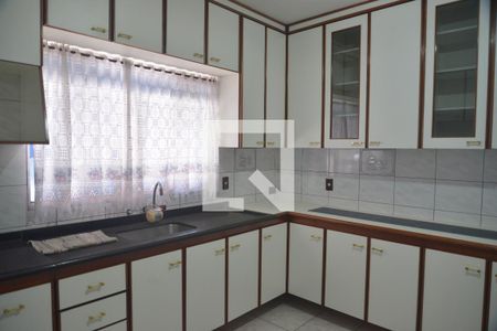 Casa à venda com 259m², 6 quartos e 4 vagasCozinha 2