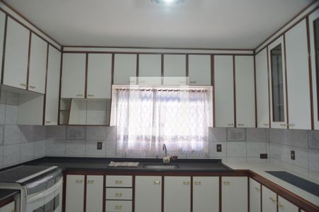 Casa à venda com 259m², 6 quartos e 4 vagasCozinha 2