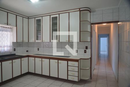 Casa à venda com 259m², 6 quartos e 4 vagasCozinha 2
