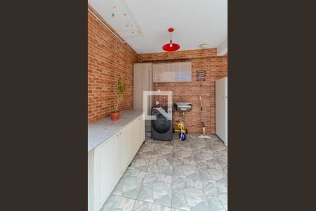 Casa à venda com 354m², 4 quartos e 2 vagas Casa à venda com 354m², 4 quartos e 2 vagasÁrea de Serviço