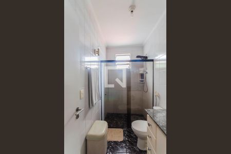 Casa à venda com 354m², 4 quartos e 2 vagas Casa à venda com 354m², 4 quartos e 2 vagasBanheiro Social