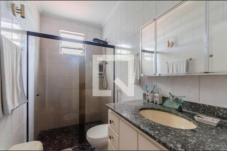 Casa à venda com 354m², 4 quartos e 2 vagas Casa à venda com 354m², 4 quartos e 2 vagasBanheiro Social