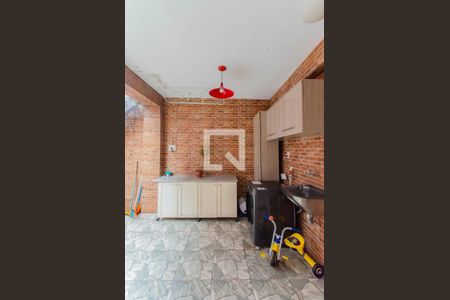 Casa à venda com 354m², 4 quartos e 2 vagas Casa à venda com 354m², 4 quartos e 2 vagasÁrea de Serviço