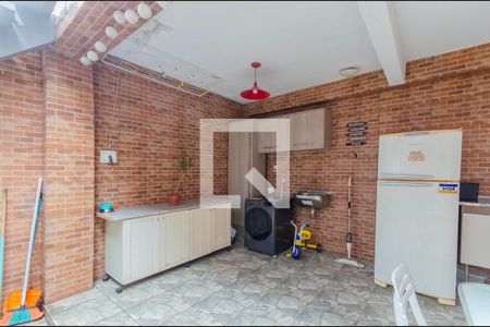 Casa à venda com 354m², 4 quartos e 2 vagas Casa à venda com 354m², 4 quartos e 2 vagasÁrea de Serviço