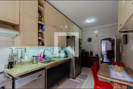 Casa à venda com 354m², 4 quartos e 2 vagas Casa à venda com 354m², 4 quartos e 2 vagasCozinha