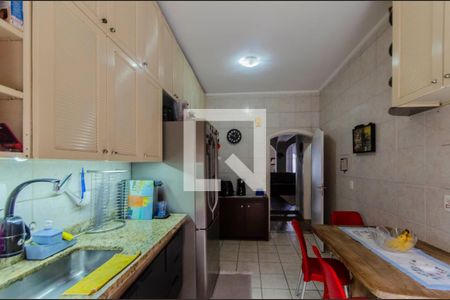 Casa à venda com 354m², 4 quartos e 2 vagas Casa à venda com 354m², 4 quartos e 2 vagasCozinha