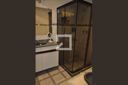 Casa de condomínio à venda com 200m², 4 quartos e 4 vagasBanheiro 2