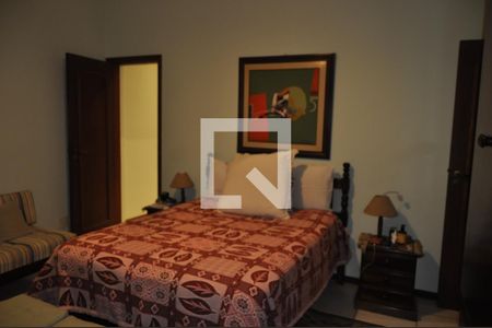 Casa de condomínio à venda com 200m², 4 quartos e 4 vagasQuarto 1