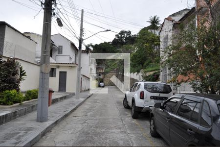 Casa de condomínio à venda com 200m², 4 quartos e 4 vagasVista da Rua