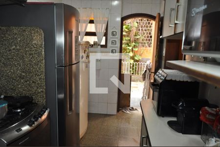 Casa de condomínio à venda com 200m², 4 quartos e 4 vagasCozinha