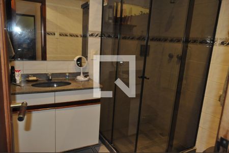 Casa de condomínio à venda com 200m², 4 quartos e 4 vagasBanheiro 2