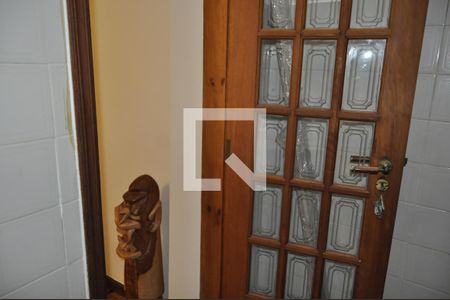 Casa de condomínio à venda com 200m², 4 quartos e 4 vagasSala