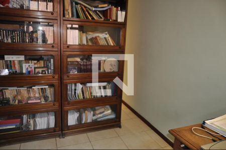 Casa de condomínio à venda com 200m², 4 quartos e 4 vagasQuarto 1