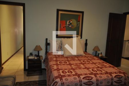 Casa de condomínio à venda com 200m², 4 quartos e 4 vagasQuarto 1