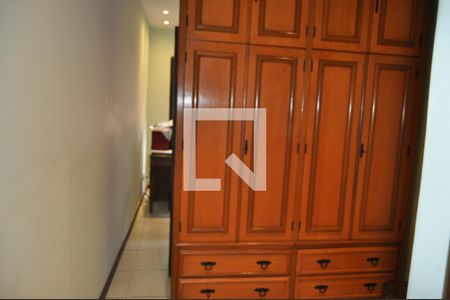 Casa de condomínio à venda com 200m², 4 quartos e 4 vagasQuarto 1