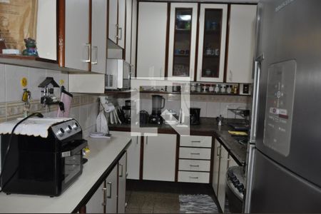 Casa de condomínio à venda com 200m², 4 quartos e 4 vagasCozinha