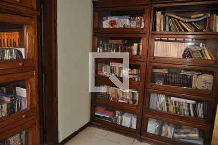 Casa de condomínio à venda com 200m², 4 quartos e 4 vagasQuarto 1