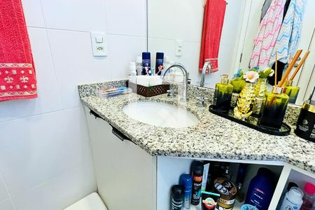 Apartamento à venda com 106m², 3 quartos e 2 vagasBanheiro da Suíte