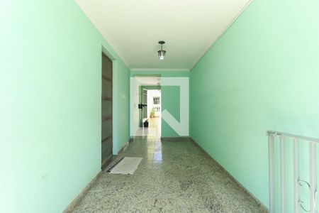 Casa à venda com 250m², 4 quartos e 4 vagasCorredor de entrada