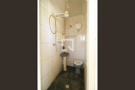 Casa à venda com 250m², 4 quartos e 4 vagasBanheiro 2