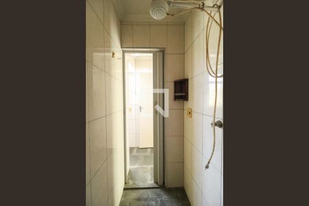 Casa à venda com 250m², 4 quartos e 4 vagasBanheiro 2