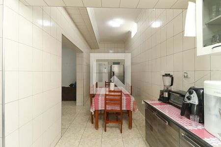 Casa à venda com 250m², 4 quartos e 4 vagasCozinha