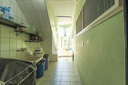 Casa à venda com 250m², 4 quartos e 4 vagasÁrea de serviço 1