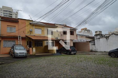 Casa à venda com 120m², 2 quartos e 1 vaga Casa à venda com 120m², 2 quartos e 1 vagaFachada