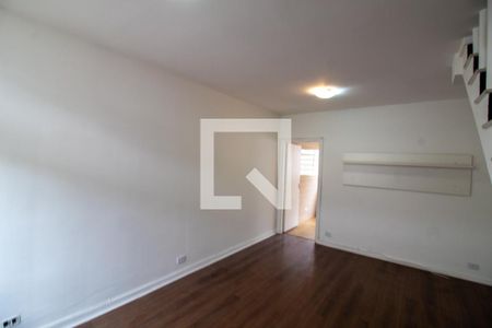 Sala de casa à venda com 2 quartos, 100m² em Vila Cordeiro, São Paulo