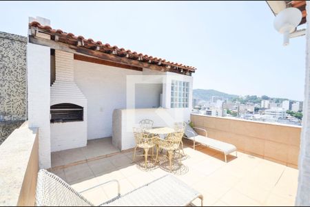 Apartamento para alugar com 130m², 1 quarto e 2 vagas Apartamento para alugar com 130m², 1 quarto e 2 vagasTerraço