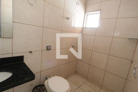 Banheiro de casa para alugar com 1 quarto, 250m² em Chácaras Tubalina E Quartel, Uberlândia