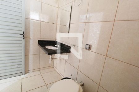 Banheiro de casa para alugar com 1 quarto, 250m² em Chácaras Tubalina E Quartel, Uberlândia