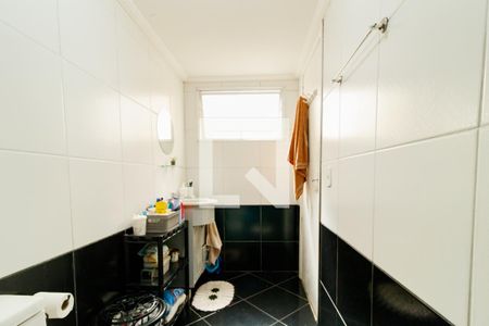 Casa à venda com 76m², 2 quartos e 1 vaga Casa à venda com 76m², 2 quartos e 1 vagaBanheiro