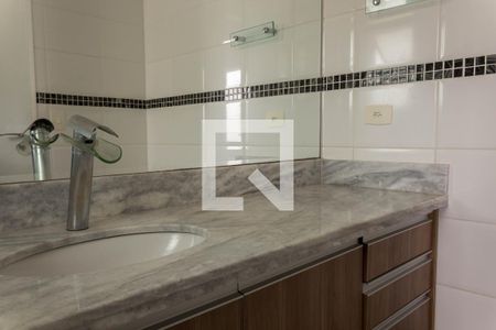 Apartamento à venda com 239m², 4 quartos e 4 vagasBanheiro da Suíte 2