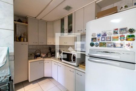 Casa à venda com 148m², 3 quartos e 3 vagas Casa à venda com 148m², 3 quartos e 3 vagasCozinha