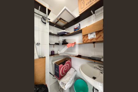 Apartamento à venda com 85m², 2 quartos e 2 vagasBanheiro de serviço