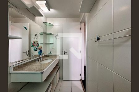 Apartamento à venda com 85m², 2 quartos e 2 vagasBanheiro da Suíte