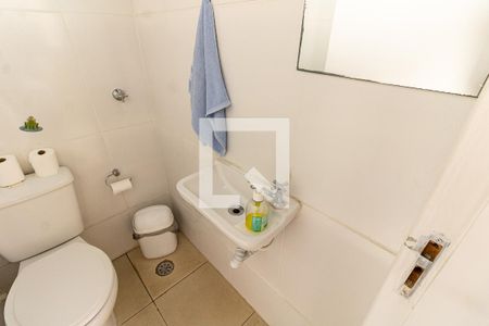 Casa à venda com 162m², 3 quartos e 4 vagasBanheiro da Área da Churrasqueira