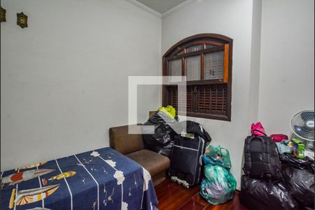 Casa à venda com 200m², 4 quartos e 4 vagas Casa à venda com 200m², 4 quartos e 4 vagasQuarto 1