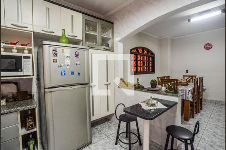 Casa à venda com 200m², 4 quartos e 4 vagas Casa à venda com 200m², 4 quartos e 4 vagasCozinha