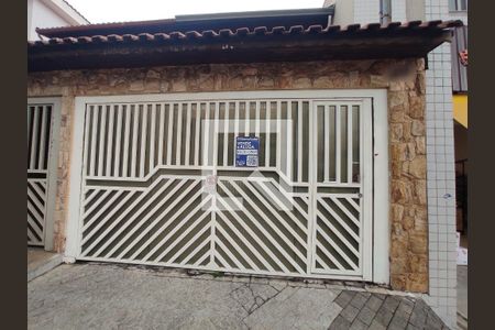 Casa à venda com 200m², 4 quartos e 4 vagas Casa à venda com 200m², 4 quartos e 4 vagasFachada